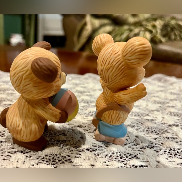 Vintage Avon Bear Figurines - Picture 3 of 8